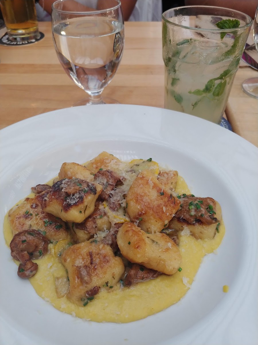 10 Acres BistroPhoto 8