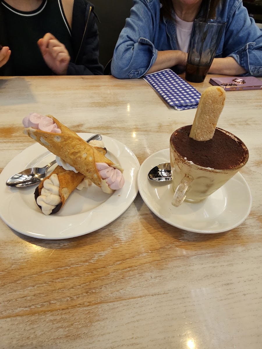 Italian TablePhoto 4