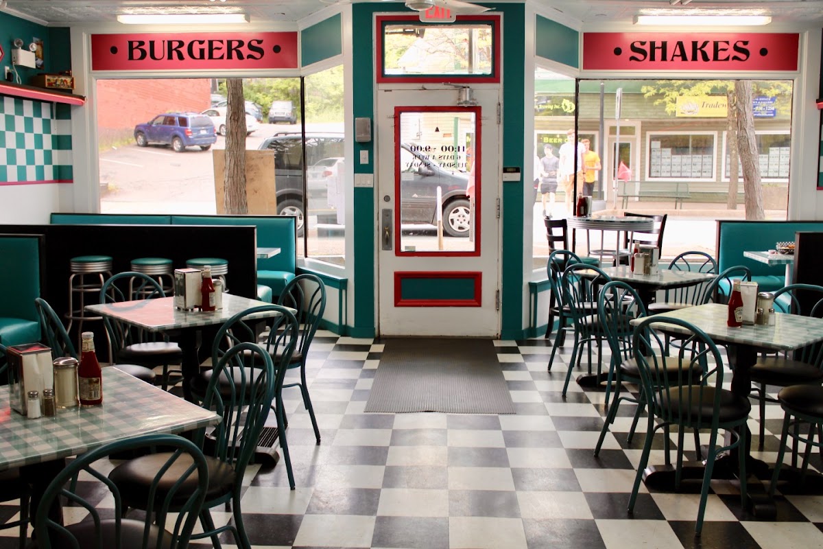 Jac's Burgers And Shakes